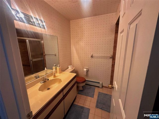 10 Matthew Road, Wayne, NJ 07470