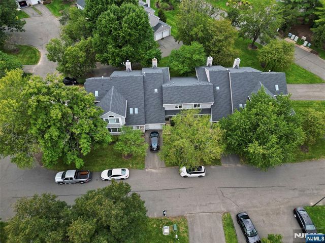 10 Matthew Road, Wayne, NJ 07470