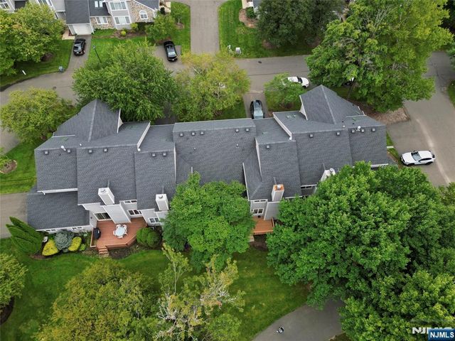 10 Matthew Road, Wayne, NJ 07470