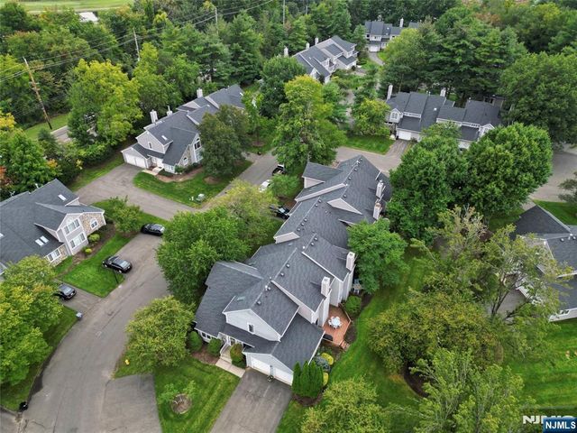 10 Matthew Road, Wayne, NJ 07470