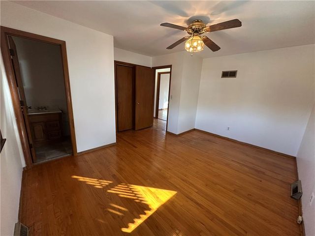 2511 S Evanston Avenue, Independence, MO 64052