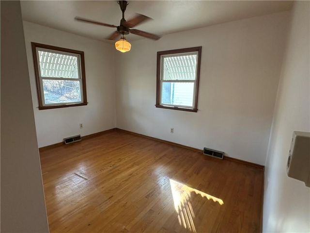 2511 S Evanston Avenue, Independence, MO 64052