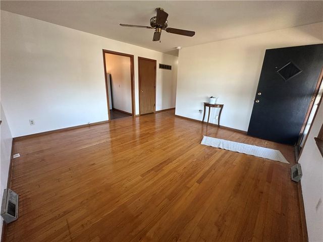 2511 S Evanston Avenue, Independence, MO 64052