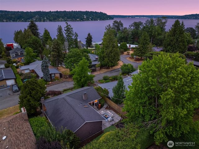 6425 Hampton Road S, Seattle, WA 98118
