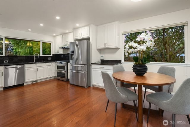 6425 Hampton Road S, Seattle, WA 98118