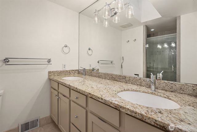 6425 Hampton Road S, Seattle, WA 98118