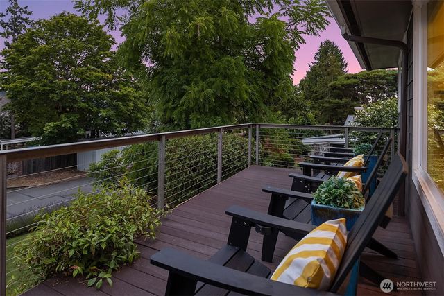 6425 Hampton Road S, Seattle, WA 98118