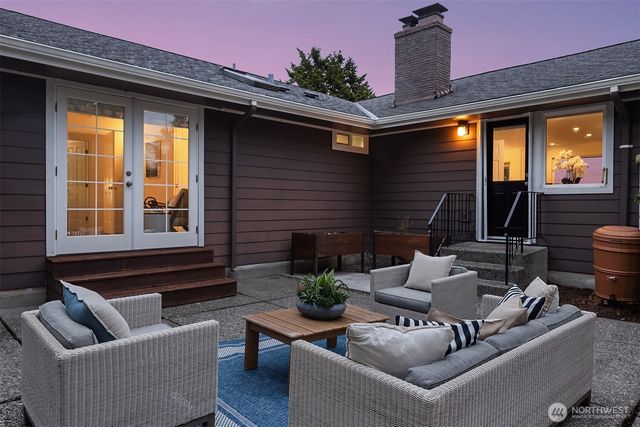 6425 Hampton Road S, Seattle, WA 98118