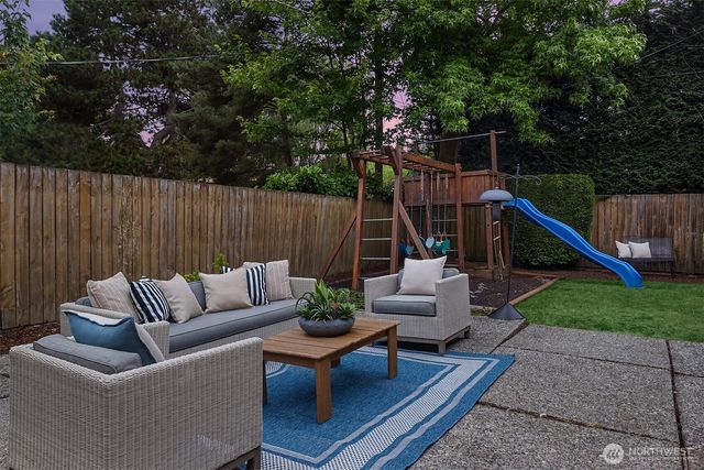 6425 Hampton Road S, Seattle, WA 98118