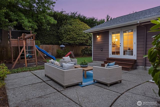 6425 Hampton Road S, Seattle, WA 98118