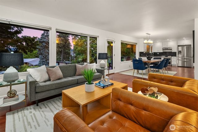 6425 Hampton Road S, Seattle, WA 98118