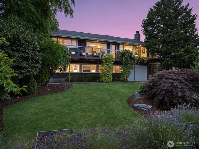 6425 Hampton Road S, Seattle, WA 98118