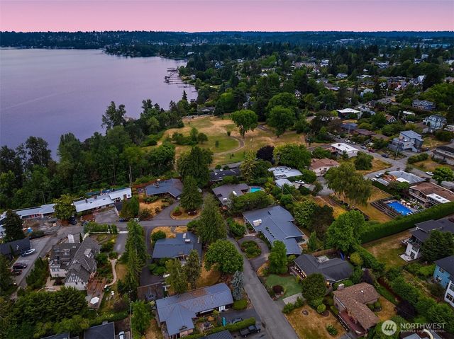 6425 Hampton Road S, Seattle, WA 98118