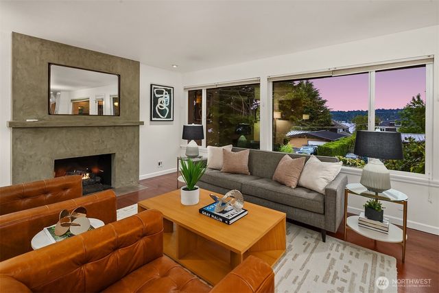 6425 Hampton Road S, Seattle, WA 98118