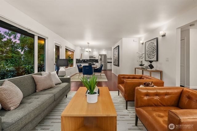 6425 Hampton Road S, Seattle, WA 98118