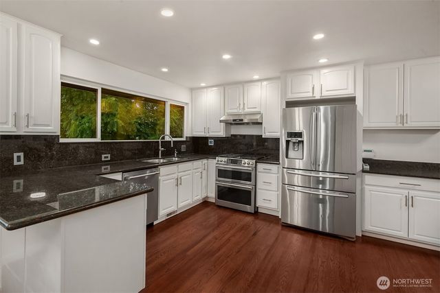 6425 Hampton Road S, Seattle, WA 98118