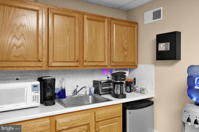 3534 KUTZTOWN RD, Reading, PA 19605