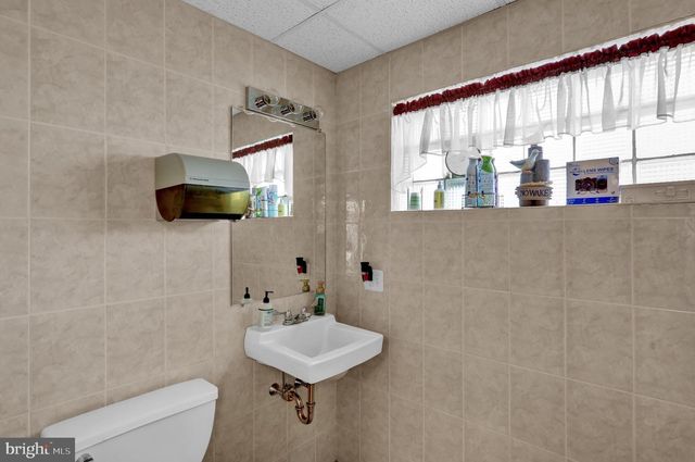 3534 KUTZTOWN RD, Reading, PA 19605