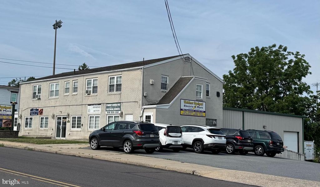 3534 KUTZTOWN RD, Reading, PA 19605