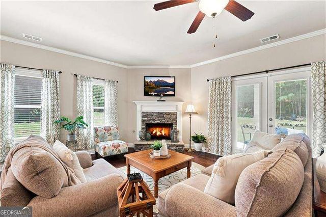 216 Hawthorne Ridge Circle, Dallas, GA 30132