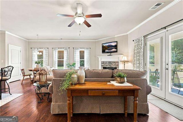 216 Hawthorne Ridge Circle, Dallas, GA 30132