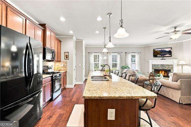 216 Hawthorne Ridge Circle, Dallas, GA 30132
