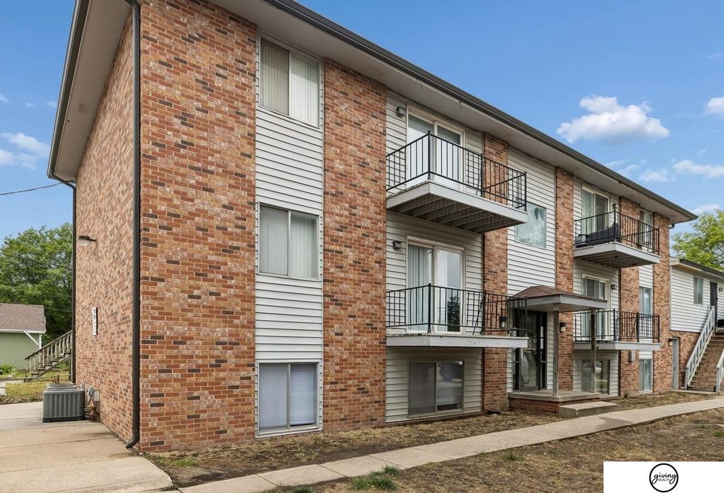 917 Washington Street, Lincoln, NE 68502