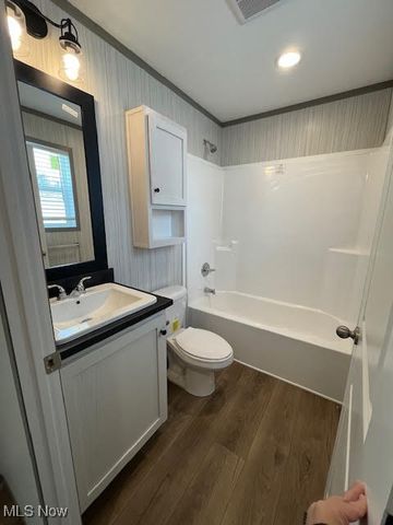 1166 Lafayette Rd C9, Medina, OH 44256