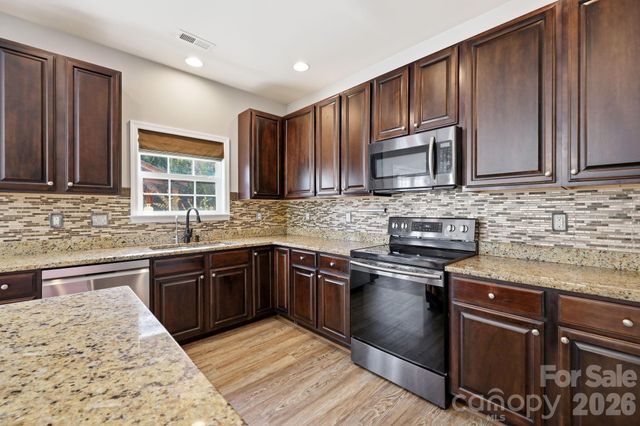 197 Roanoke Road, Fletcher, NC 28732