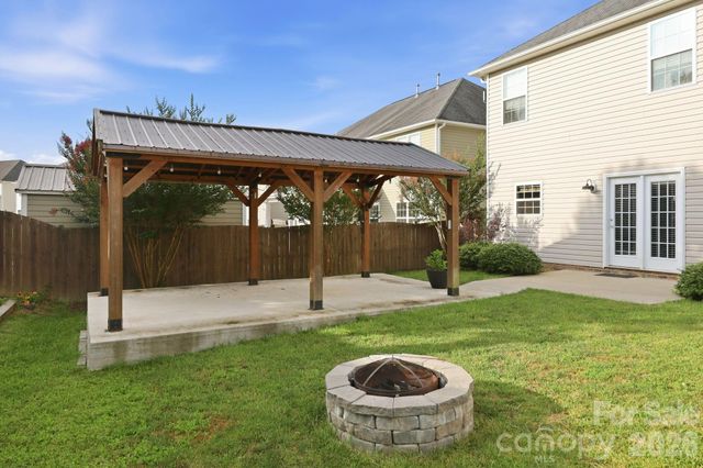 197 Roanoke Road, Fletcher, NC 28732