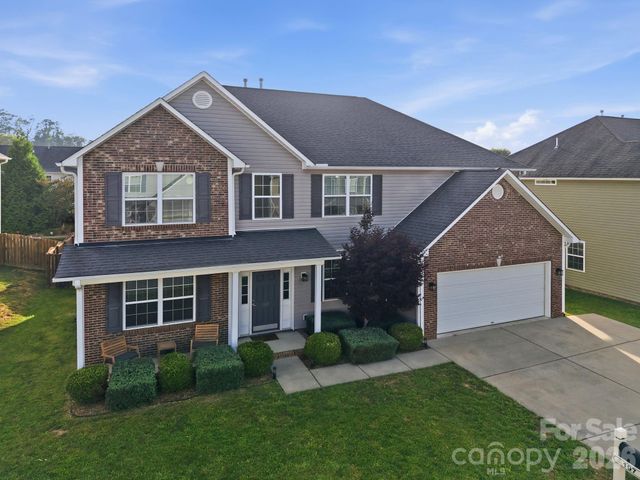 197 Roanoke Road, Fletcher, NC 28732