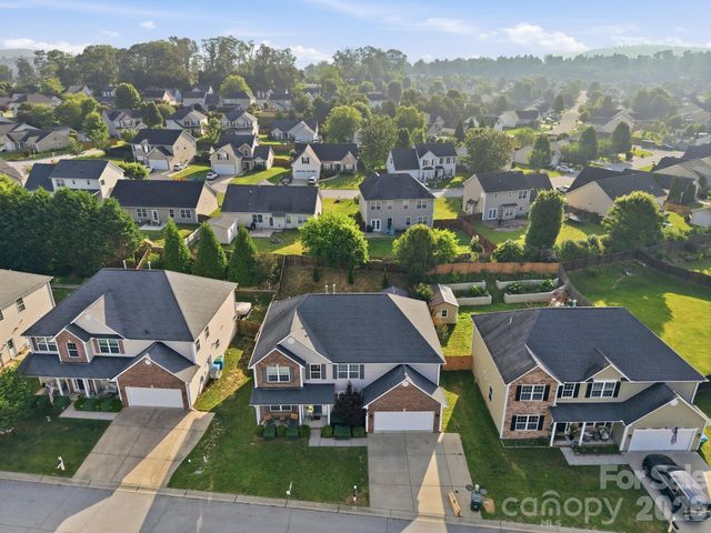 197 Roanoke Road, Fletcher, NC 28732