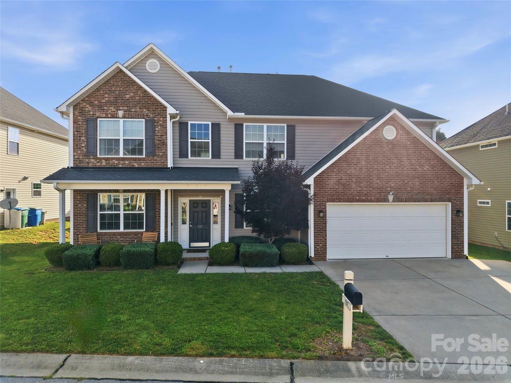 197 Roanoke Road, Fletcher, NC 28732