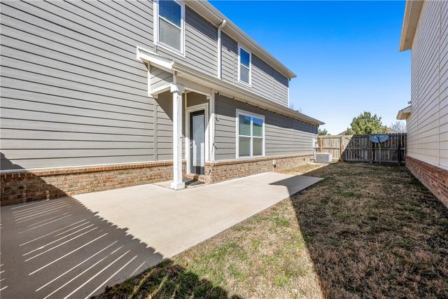 121 Carrington Avenue B, Lowell, AR 72745