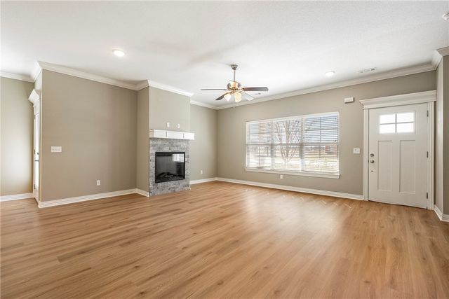 121 Carrington Avenue B, Lowell, AR 72745