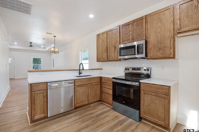 2103 N Glass, Tyler, TX 75702