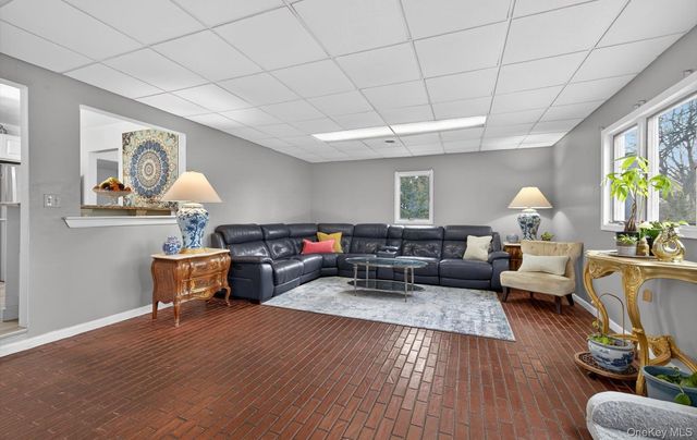 372 Clay Pitts Road, East Northport, NY 11731