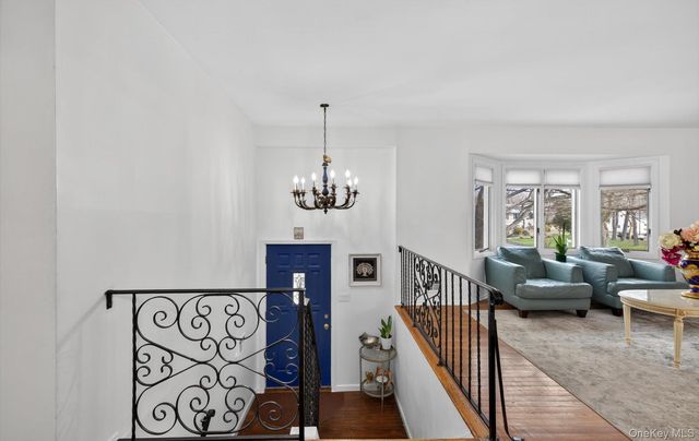 372 Clay Pitts Road, East Northport, NY 11731