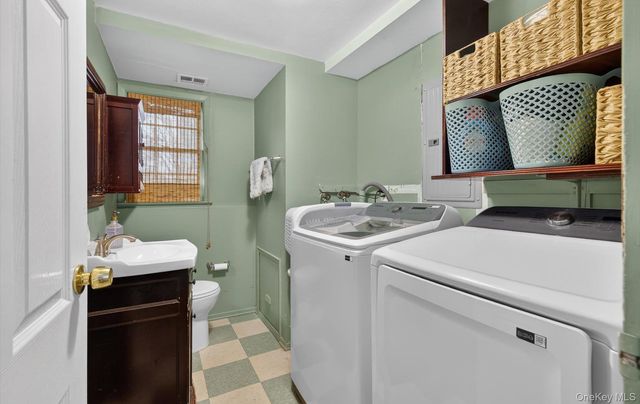 372 Clay Pitts Road, East Northport, NY 11731