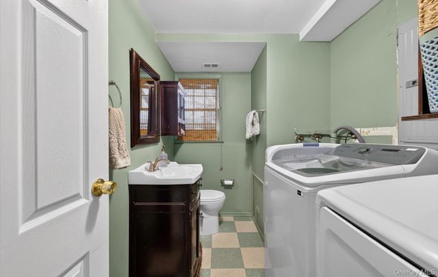 372 Clay Pitts Road, East Northport, NY 11731