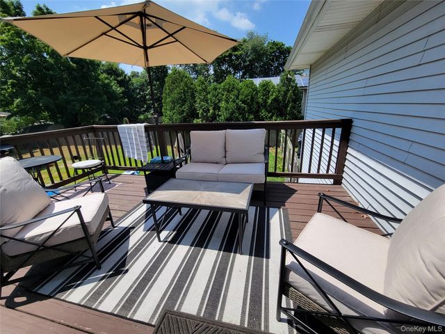 372 Clay Pitts Road, East Northport, NY 11731