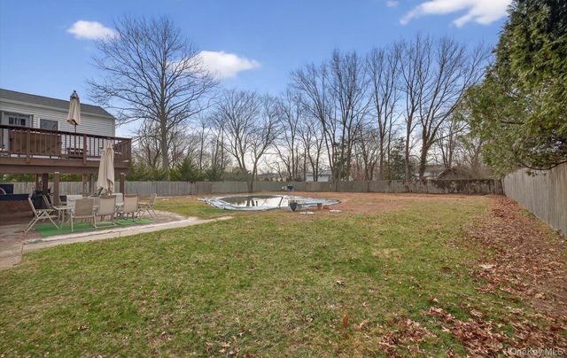 372 Clay Pitts Road, East Northport, NY 11731