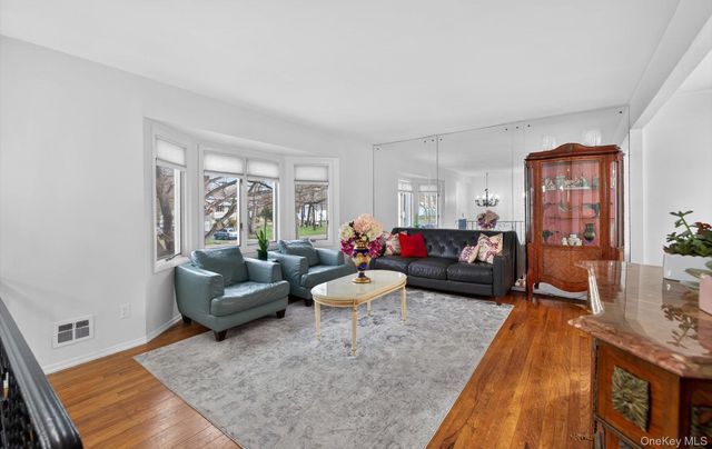 372 Clay Pitts Road, East Northport, NY 11731