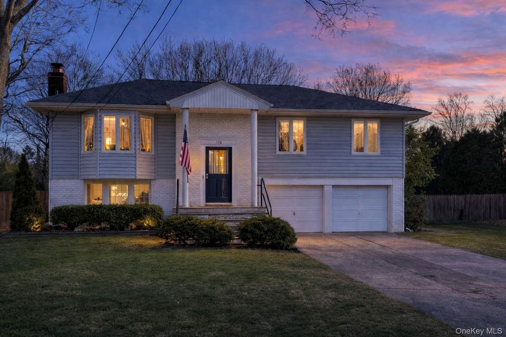 372 Clay Pitts Road, East Northport, NY 11731