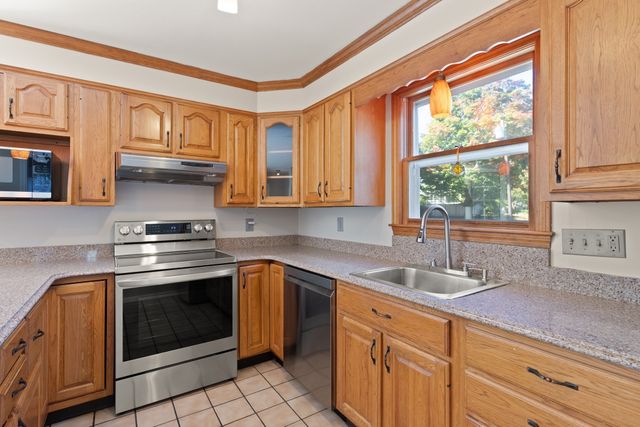 61 Upland Ave, Haverhill, MA 01835