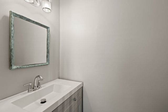 61 Upland Ave, Haverhill, MA 01835