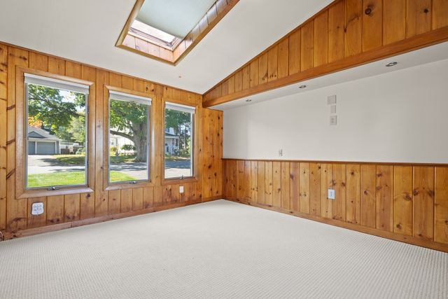 61 Upland Ave, Haverhill, MA 01835