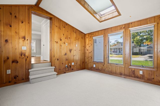 61 Upland Ave, Haverhill, MA 01835