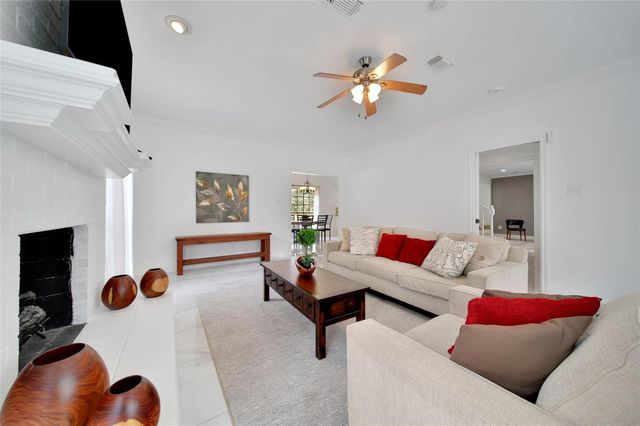 32 Tanager Trail, The Woodlands, TX 77381