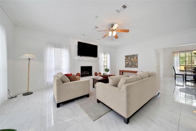 32 Tanager Trail, The Woodlands, TX 77381